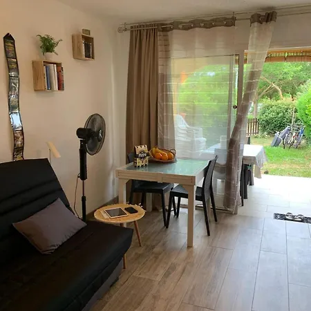 Au Bord De Apartment *